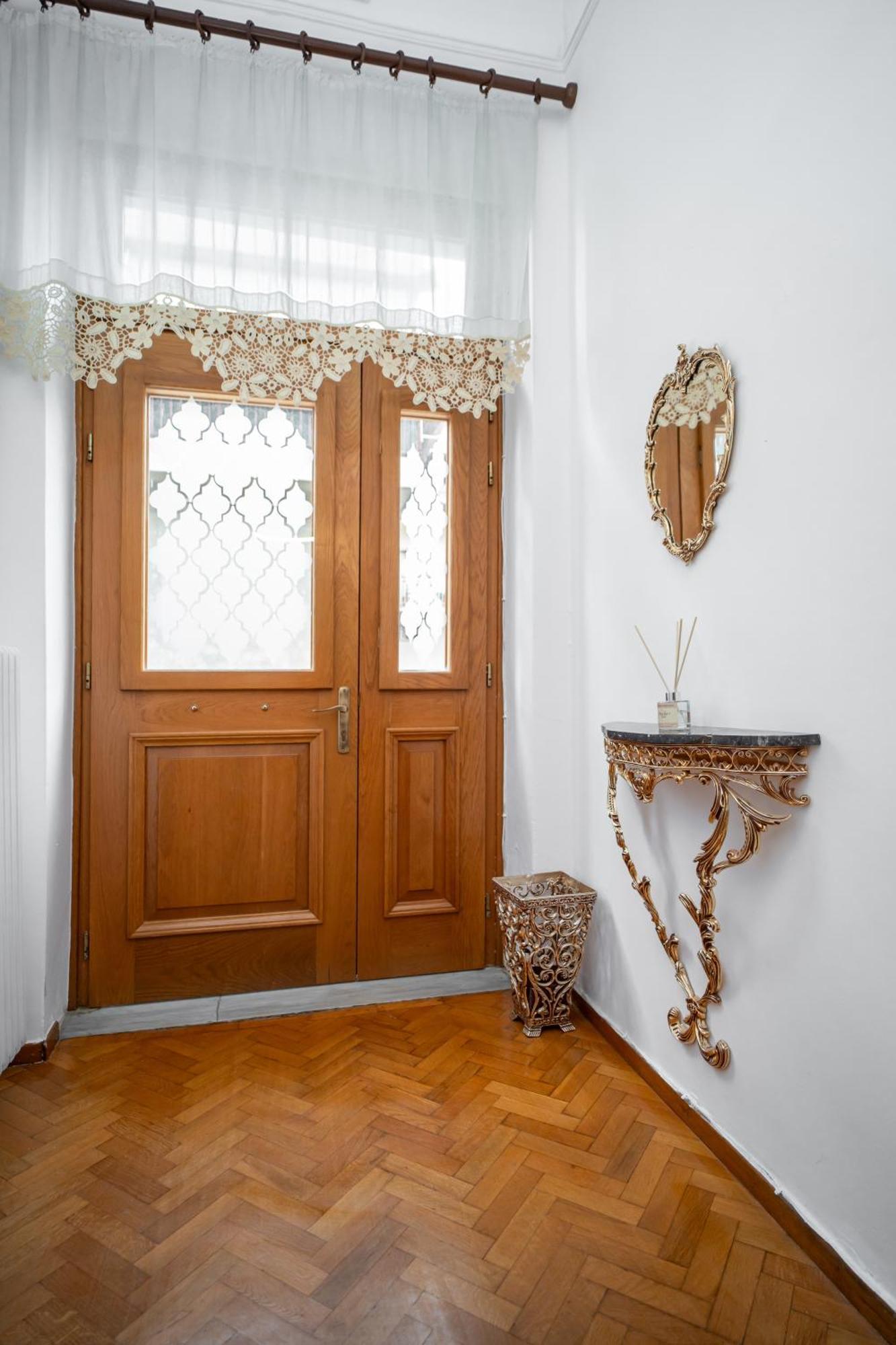 The Rock Guesthouse Калампака Экстерьер фото